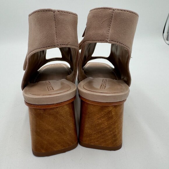 Bernardo Leather or Suede Heeled Sandals - Lizzie Woman’s tan nude size 7.5 - Picture 4 of 7